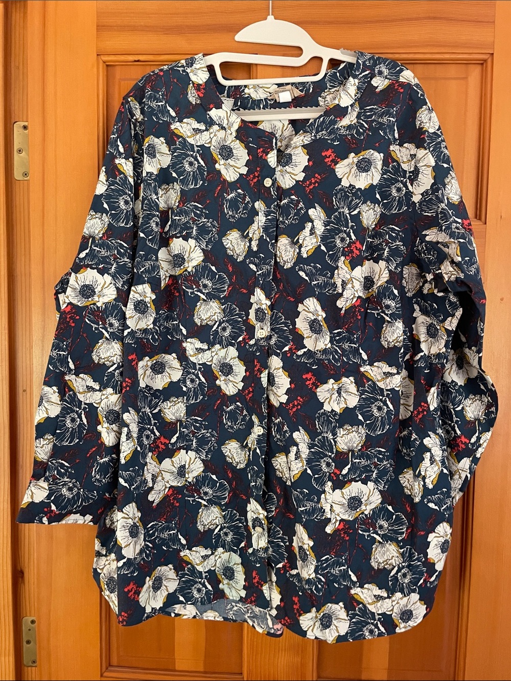Duluth Trading Co Navy Poppy Floral Button-Front Women’s Shirt with Pockets 1X